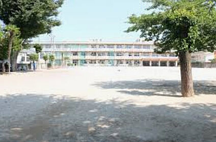 前橋市立岩神小学校 徒歩470m