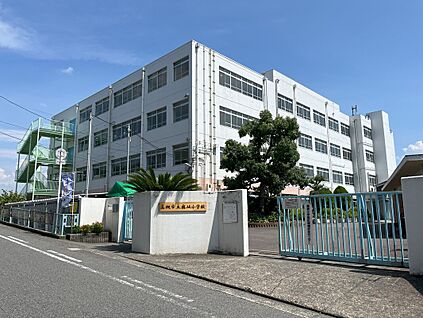 奥坂小学校 850ｍ(徒歩約13分)