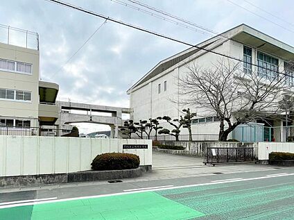 飯村小学校 約1170m(徒歩約15分)