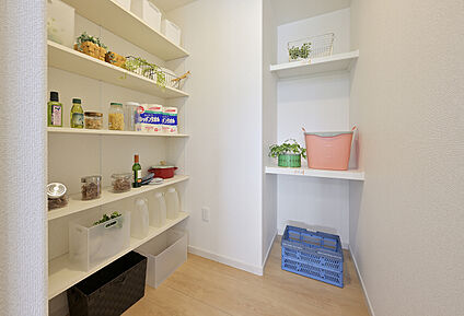 【パントリー同仕様】