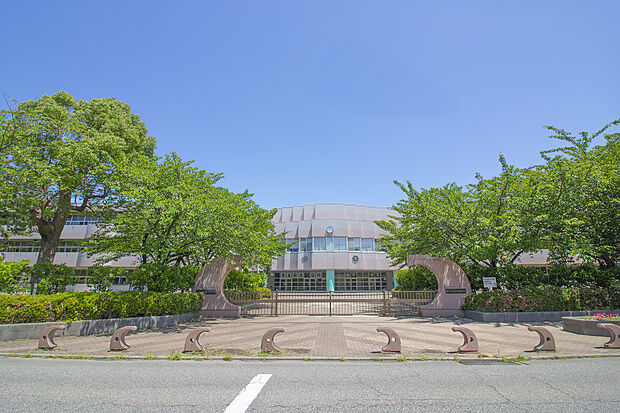 新潟大学附属小・中学校（約770m）