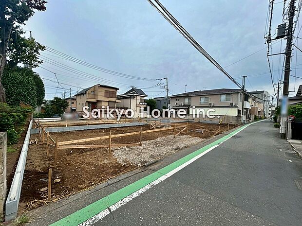 【前面道路含む現地写真】閑静な住宅街に全4棟の新築分譲住宅が誕生しました。