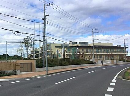 香取台小学校 530m