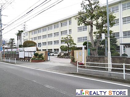 福岡市立長尾中学校 850m