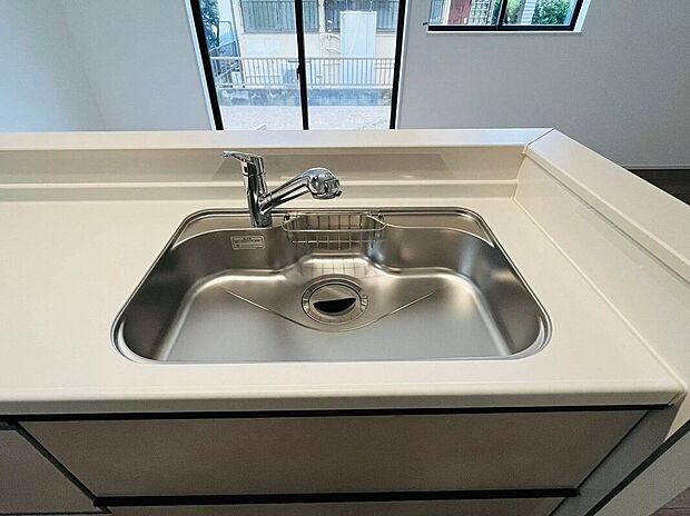 【その他設備】広いシンクはお料理前後も使いやすく便利です♪