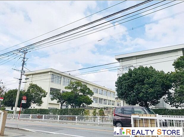 春日市立春日中学校(約1,000m)