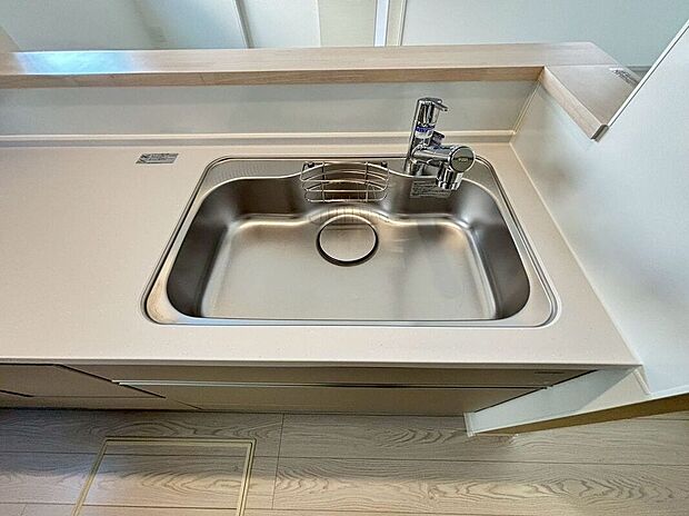 【その他設備】広いシンクはお料理前後も使いやすく便利です♪