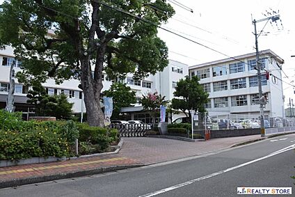 春日市立春日小学校 400m