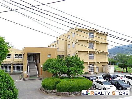 福岡市立堤丘小学校 850m