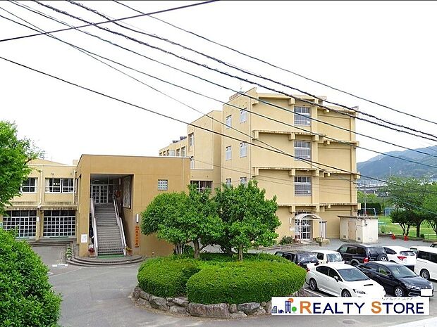 福岡市立堤丘小学校(約850m)