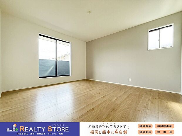 【室内】☆1号棟☆【洋室】バルコニーに面した明るいお部屋♪W.I.Cを備えており主寝室におススメ♪