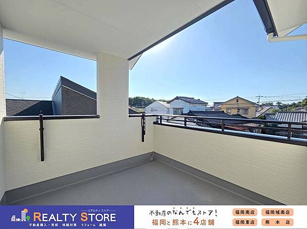 【バルコニー】☆1号棟☆【バルコニー】洗濯の際、天気の心配が少ないインナータイプのバルコニー♪人気の設備です♪