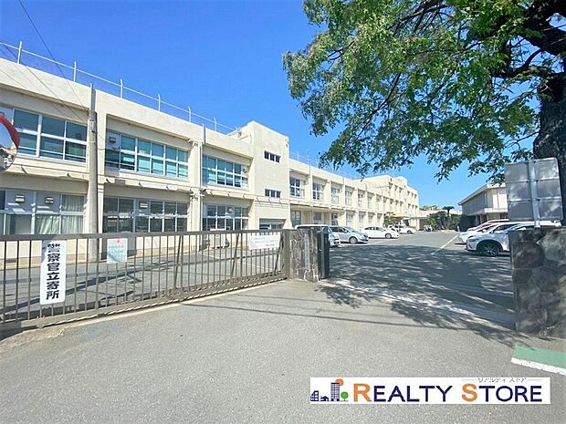 福津市立福間小学校(約10m)