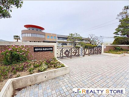 福津市立津屋崎小学校 270m