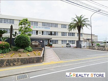 福津市立福間中学校 1700m