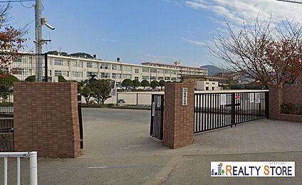 福岡市立香椎小学校 1900m