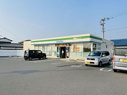 ファミリーマート福津宮司六丁目店 180m
