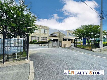 宗像市立河東西小学校 1210m
