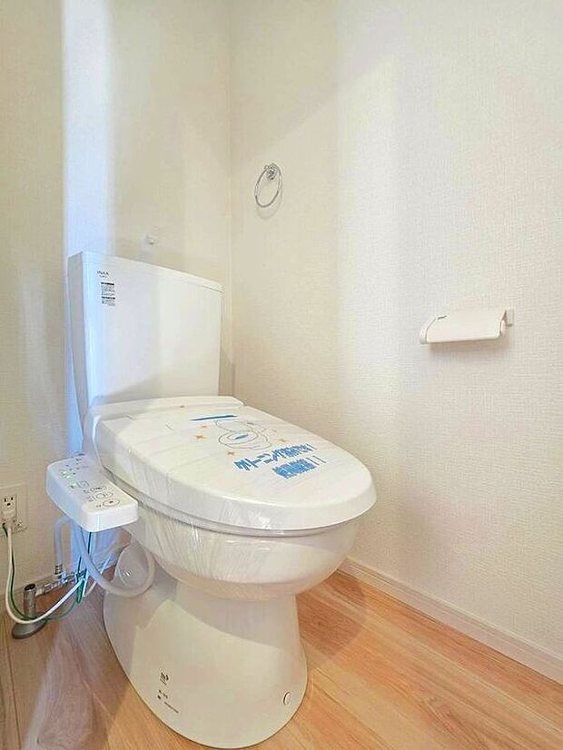【同仕様画像 (その他内観)】【同仕様写真】温水洗浄機付き便座のトイレ♪