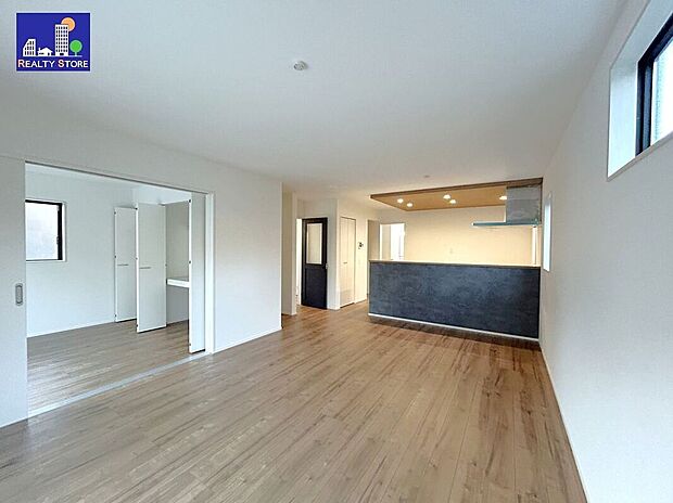 ☆リビング☆家具を置いてもゆとりの広さ♪18帖の広々としたリビング♪