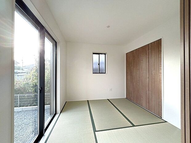 ☆和室☆リビングに面したほっと安らぐ和の空間♪お子様の室内遊び場や来客時に重宝する一部屋です♪