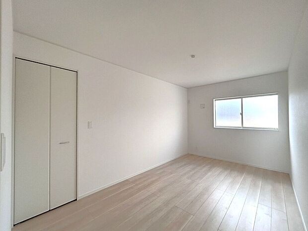 ☆7.5帖洋室☆ベッドを置いても広々としたお部屋♪主寝室におすすめです♪