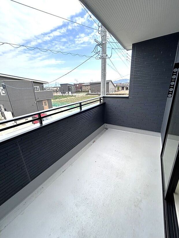 ☆バルコニー☆お洗濯物もしっかり干せるバルコニー♪日当たりの良い空間です♪