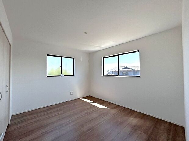 ☆7帖洋室☆大きめのベッドを置いても広々としたお部屋♪主寝室におすすめです♪