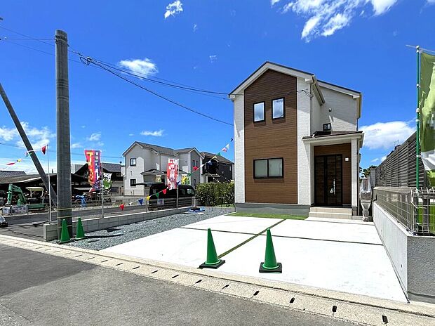 【駐車場】☆駐車スペース☆並列駐車3台可能です♪