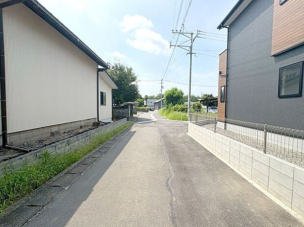 【前面道路含む外観】☆前面道路☆