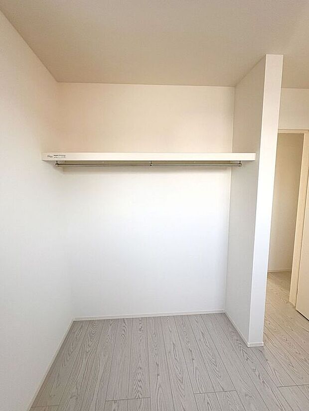 【収納】☆オープンクローゼット(洋室D)☆全室収納完備♪