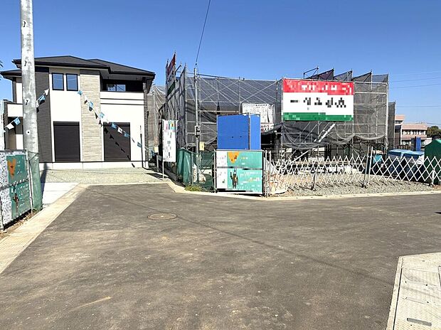 【前面道路含む外観】☆前面道路☆