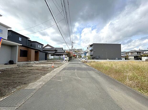 【前面道路含む外観】☆前面道路☆