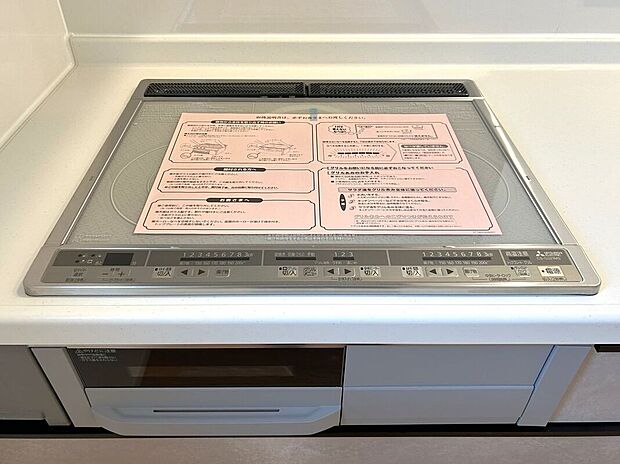 【その他設備】☆IHクッキングヒーター☆吹きこぼれのお掃除もお手入れも簡単♪綺麗なキッチンを保てるIHクッキングヒーター♪火を使わないので火事の心配も減ります♪