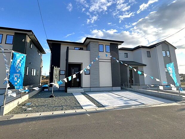 【駐車場】☆駐車スペース☆並列駐車3台可能♪