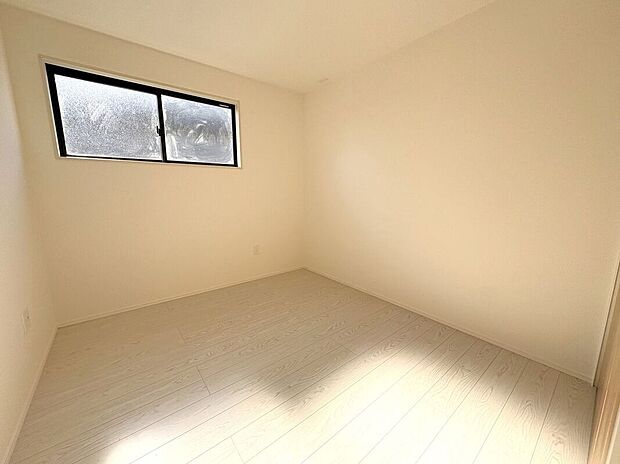 【室内】☆5.2帖洋室☆ベッドや学習机を置いてお子様部屋におすすめです♪