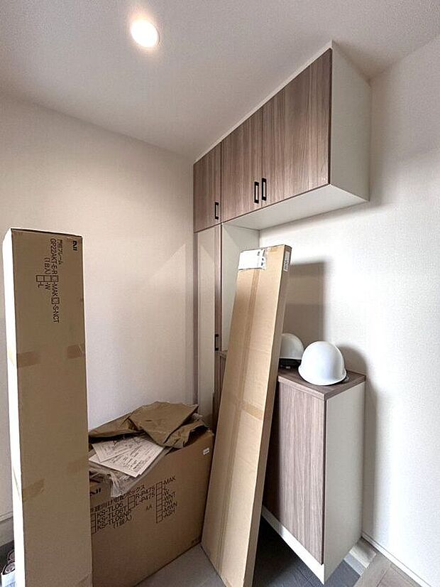 【玄関】☆シューズボックス☆飾り棚の付いたシューズボックス♪フォトフレームやお花を飾ってお洒落な玄関スペースに♪