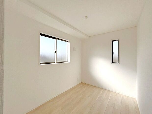 【室内】☆4.5帖洋室☆在宅ワークスペース等、ライフスタイルに合わせてお使いいただけます♪