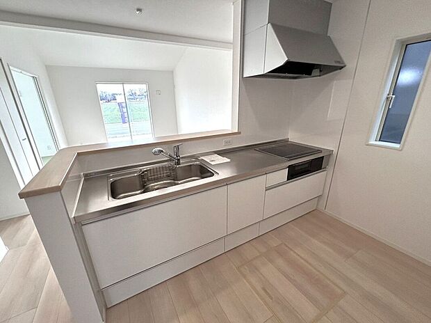 【キッチン】☆キッチン☆人気のIHコンロに食洗機、床下収納、パントリーなど主婦に嬉しい設備揃ってます♪