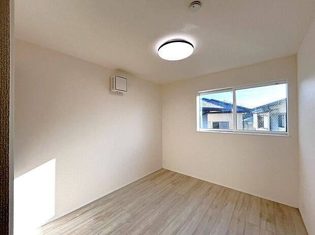 【室内】☆5.2帖洋室☆ベッドや学習机を置いてお子様部屋におすすめです♪