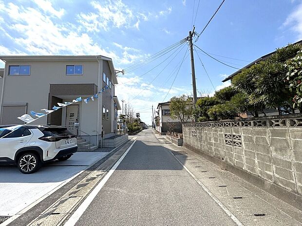 【前面道路含む外観】☆前面道路☆