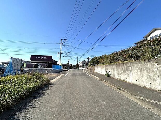 【前面道路含む外観】☆前面道路☆