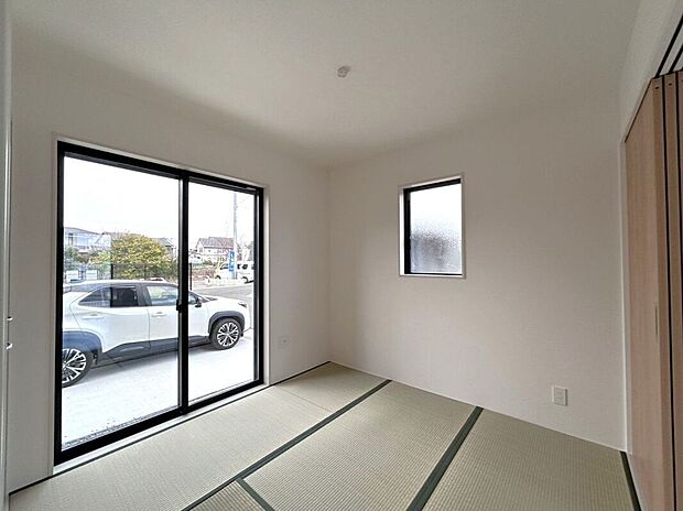 【室内】☆和室☆畳のぬくもりを感じる和室。家族の憩いの場所としてもおすすめです♪