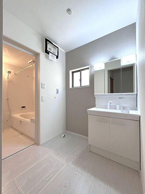 【洗面】☆洗面脱衣室☆家事動線に配慮した洗面スペース♪洗濯や身支度がスムーズに行えます♪