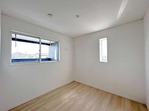 【洋室】☆5帖洋室☆シンプルで使いやすいお部屋♪家具の配置もしやすい間取りです♪