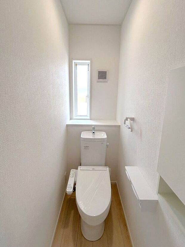 【トイレ】☆トイレ☆明るく清潔感のあるトイレ空間♪来客時にも安心です♪