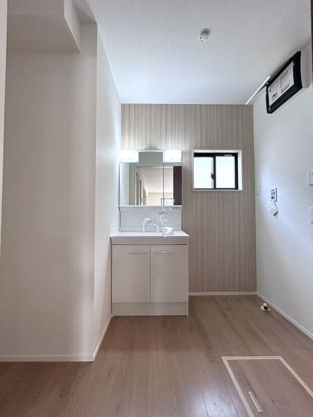 【洗面】☆洗面脱衣室☆家事動線に配慮した洗面スペース♪洗濯や身支度がスムーズに行えます♪