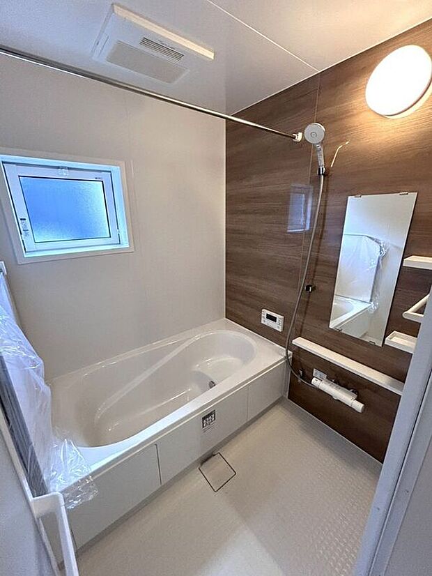 【バス】☆浴室☆清潔感のある明るい浴室♪毎日のバスタイムを快適に楽しめます♪