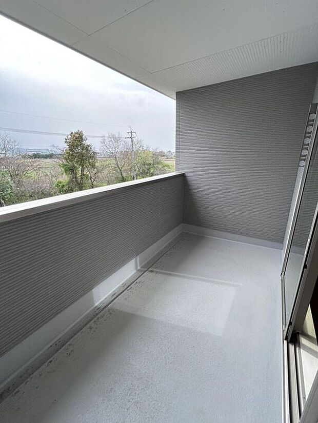 【バルコニー】☆バルコニー☆お洗濯物もしっかり干せるバルコニー♪日当たりの良い空間です♪