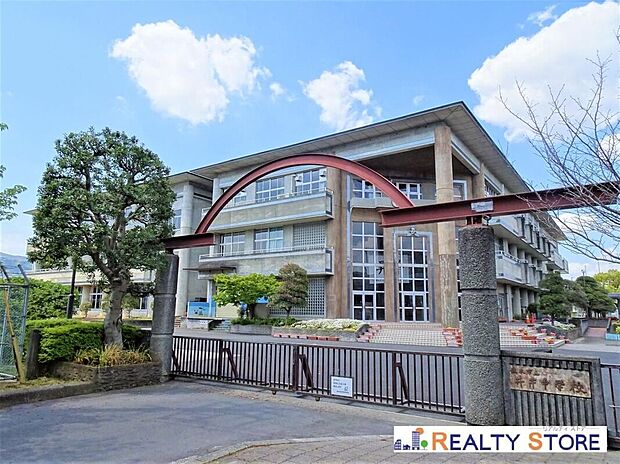 熊本市立井芹中学校(約290m)